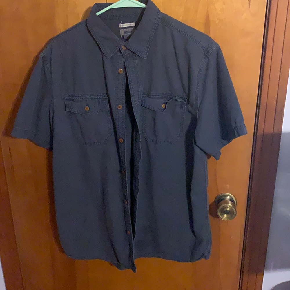 Men’s navy button down shirt